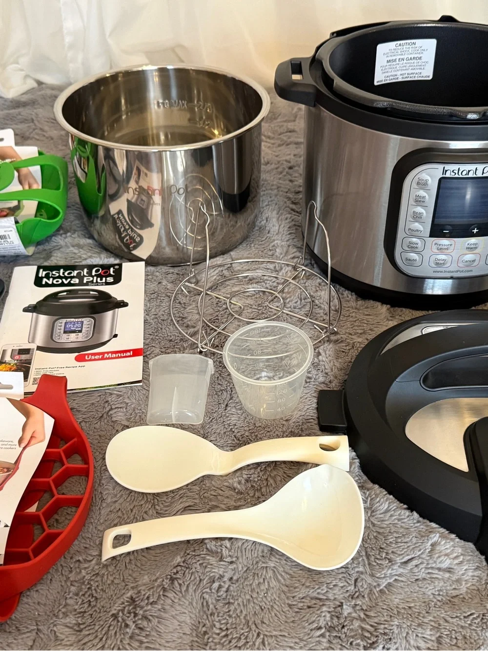 NEW Instant Pot Nova Plus 6QT Bundle + OXO Silicone Sling & Steamer
